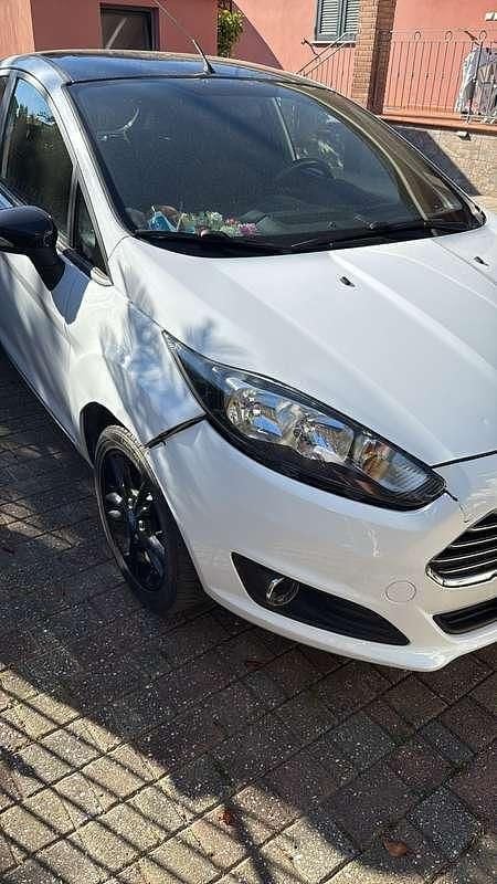 Usado Ford Fiesta 75 CV (55 kW) 2015 Utilitario