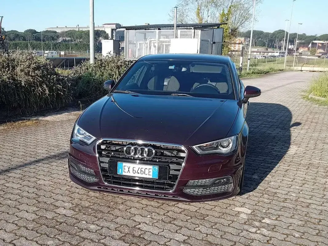 Usado Audi A3 S-Line 184 CV (135 kW) 2014 Púrpura Berlina