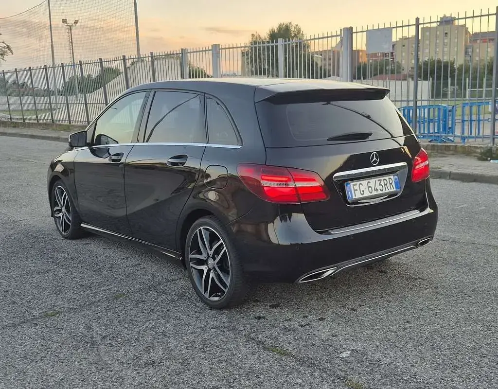 Usata Mercedes 180 109 CV (80 kW) 2015 Berlina