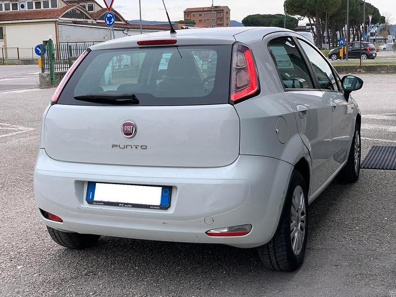 Usata Fiat Punto Lounge 77 CV (56 kW) 2012 Bianco Utilitaria
