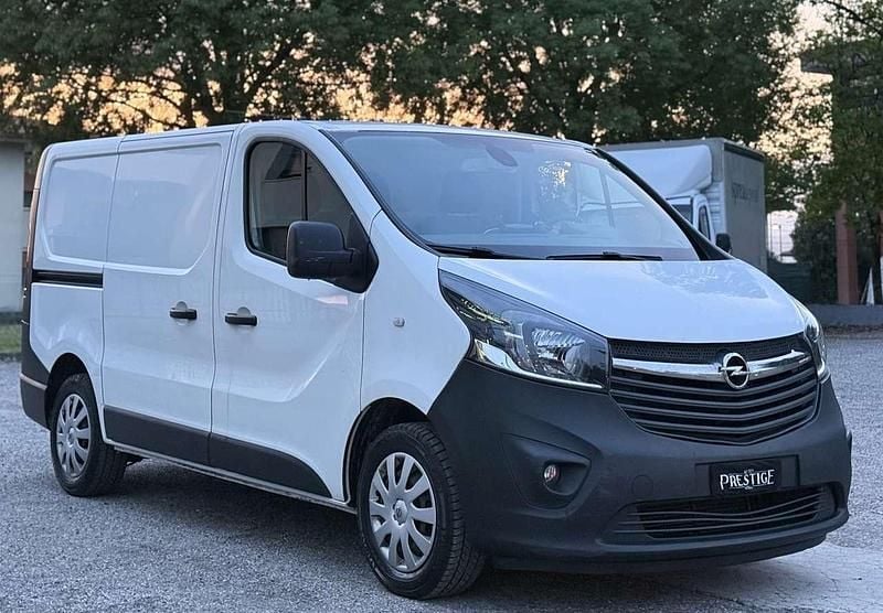 Usata Opel Vivaro Edition 120 CV (88 kW) 2015 Bianco Monovolume
