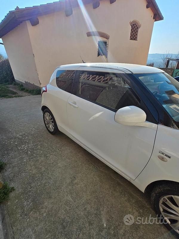 Usata Suzuki Swift 75 CV (55 kW) 2013 Bianco Utilitaria