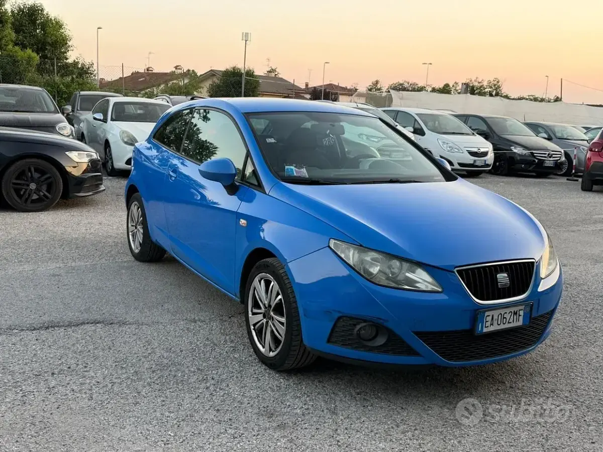 Usata Seat Ibiza Reference 69 CV (50 kW) 2010 Blu Coupé