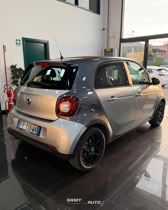 Begagnad Smart ForFour Passion 90 HK (66 kW) 2018 Silver Halvkombi