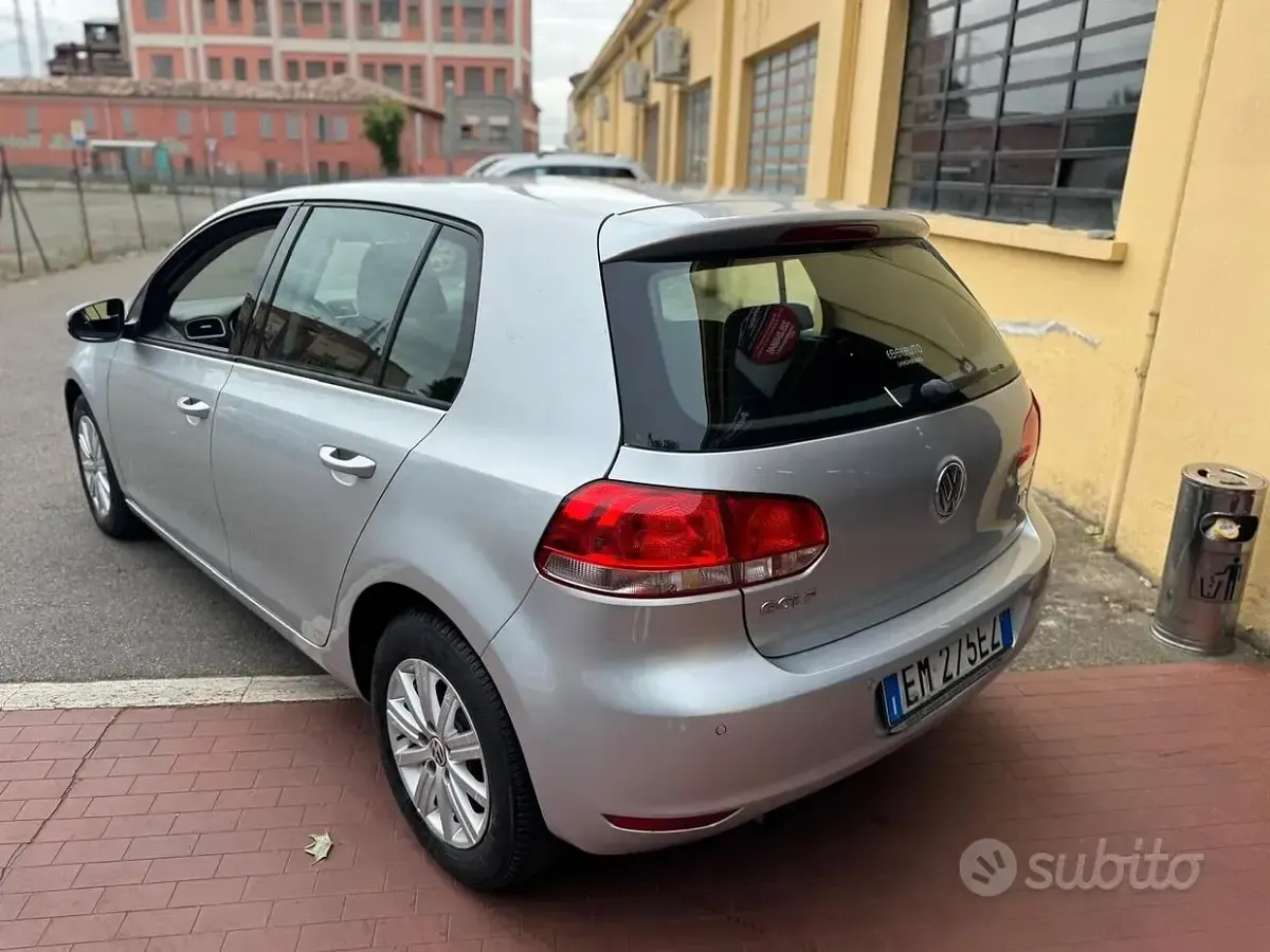 Usata VW Golf VII Highline 105 CV (77 kW) 2012 Grigio Berlina