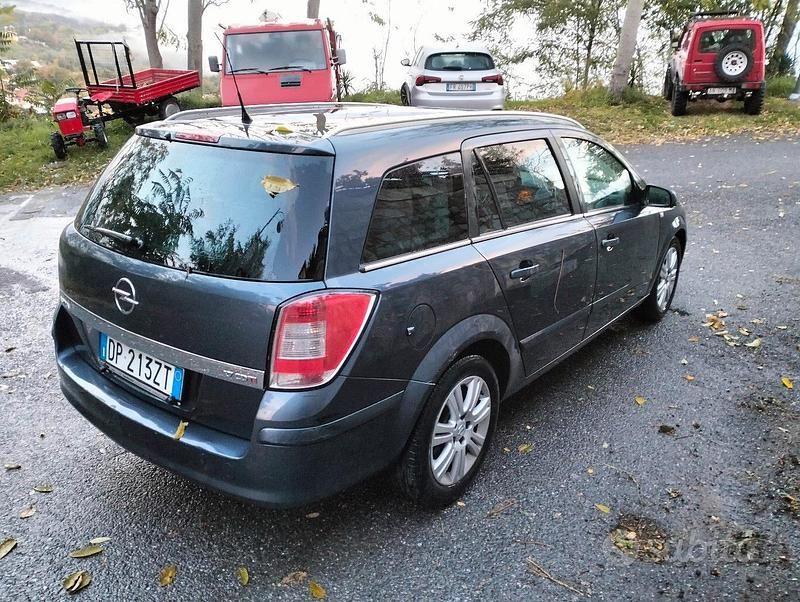 Usata Opel Astra 82 CV (60 kW) 2008 Station wagon