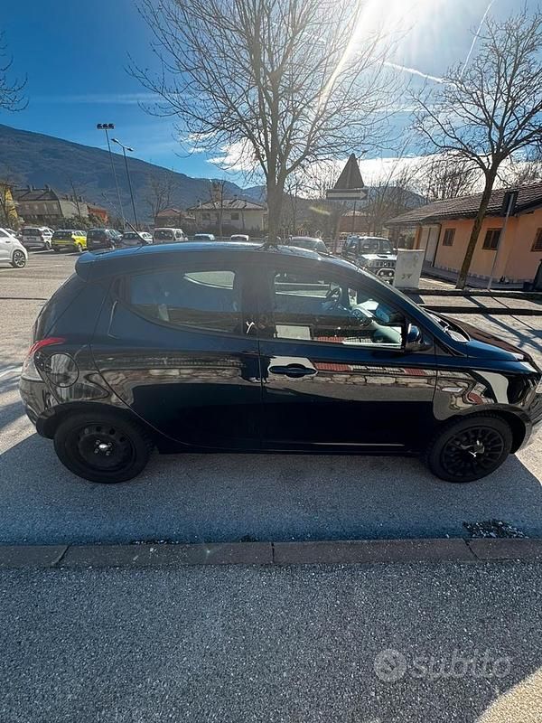 Usata Lancia Ypsilon S 69 CV (50 kW) 2015 Nero Utilitaria