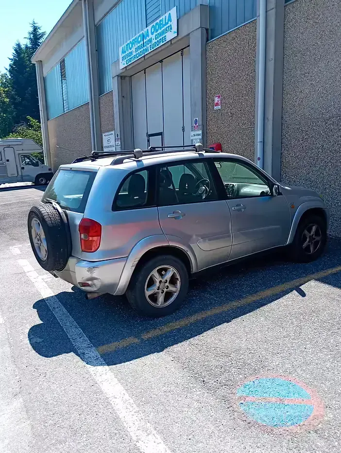 Usata Toyota RAV4 128 CV (94 kW) 2001 SUV