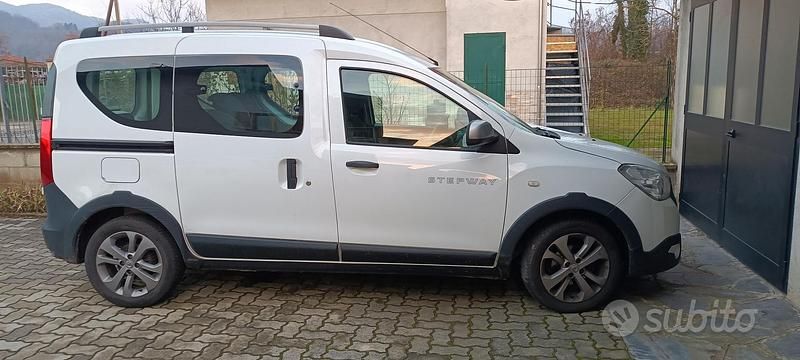 Usata Dacia Dokker Stepway 90 CV (66 kW) 2016 Bianco Monovolume