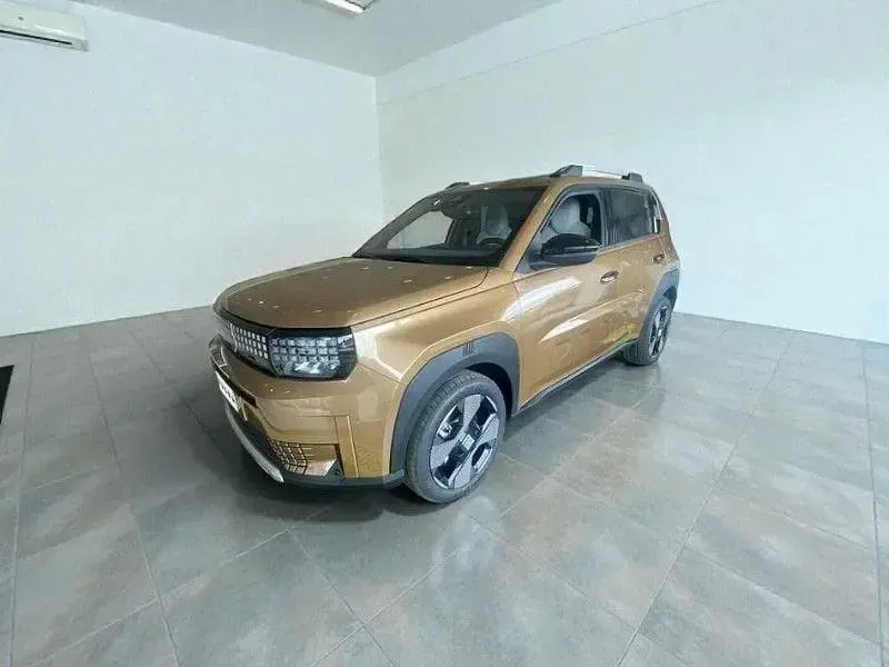 Nuova Fiat Grande Panda La Prima 110 CV (80 kW) 2026 Beige Utilitaria