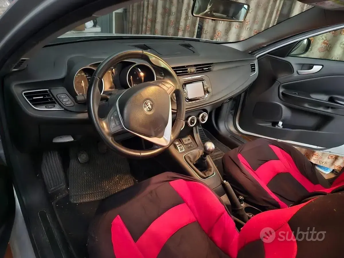Usata Alfa Romeo Giulietta 120 CV (88 kW) 2019 Grigio Utilitaria