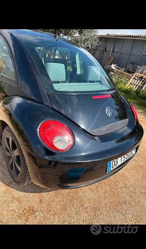 Usata VW New Beetle 105 CV (77 kW) 2006 Nero Utilitaria