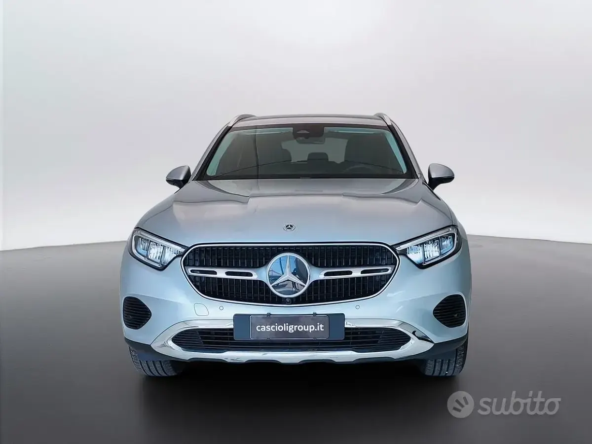 Usata Mercedes GLC200 Advanced 163 CV (119 kW) 2025 Argento hightech SUV