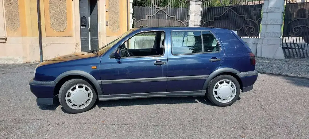 Usata VW Golf III GTI 110 CV (80 kW) 1992 Blu/azzurro Utilitaria