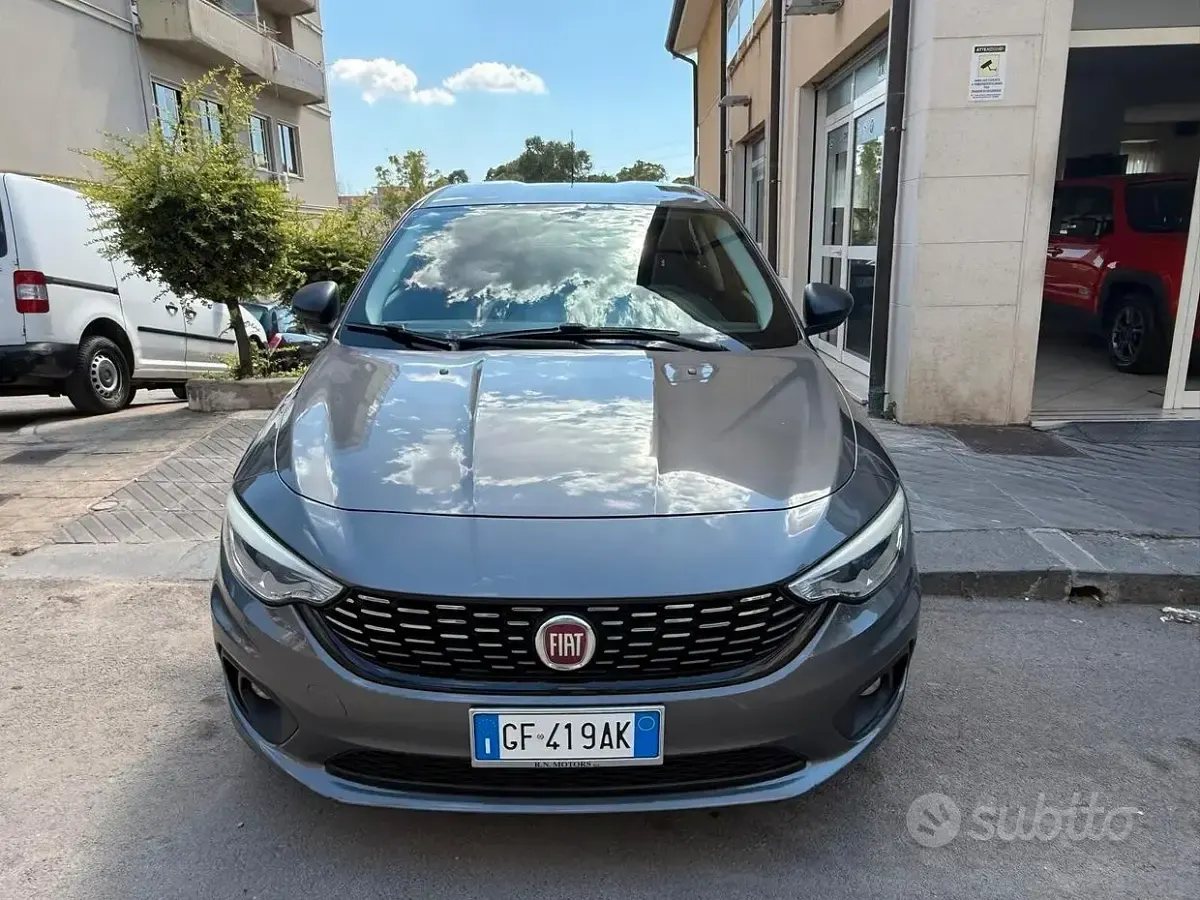 Usata Fiat Tipo Easy 95 CV (69 kW) 2016 Grigio Berlina