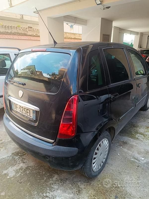 Usata Lancia Musa 69 CV (50 kW) 2007 Marrone Monovolume