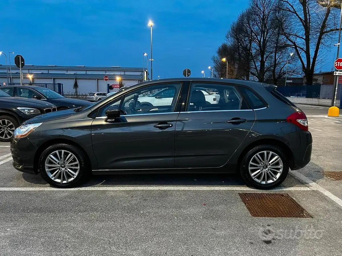 Usata Citroën C4 92 CV (67 kW) 2013 Grigio Berlina