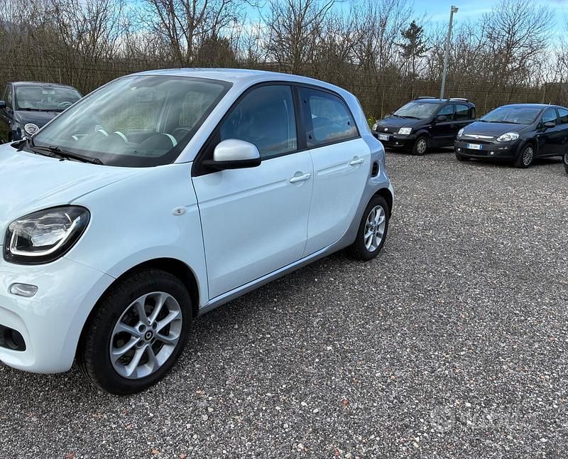 Usata Smart ForFour 71 CV (52 kW) 2017 Bianco Utilitaria