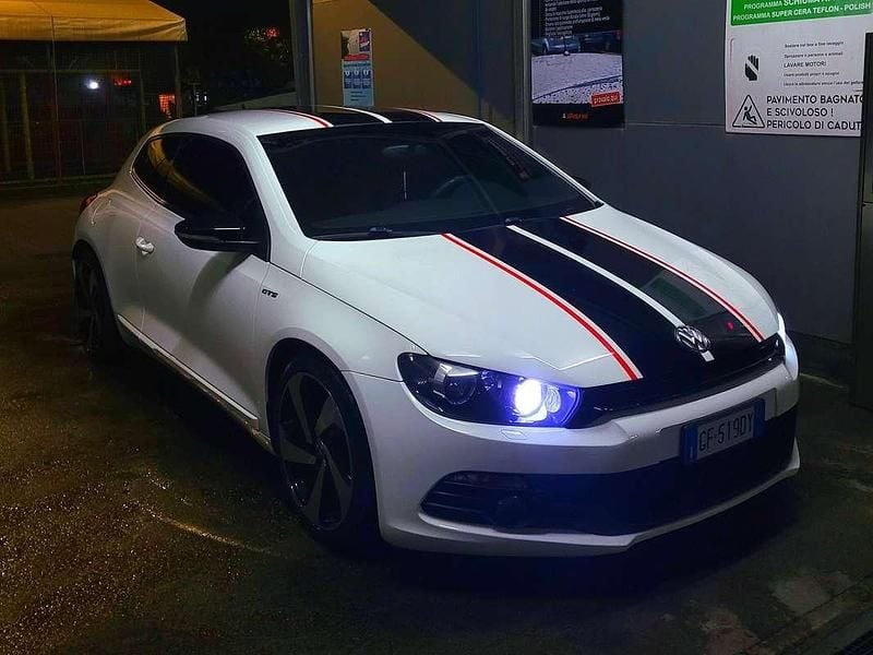 Usata VW Scirocco 140 CV (102 kW) 2010 Bianco Coupé