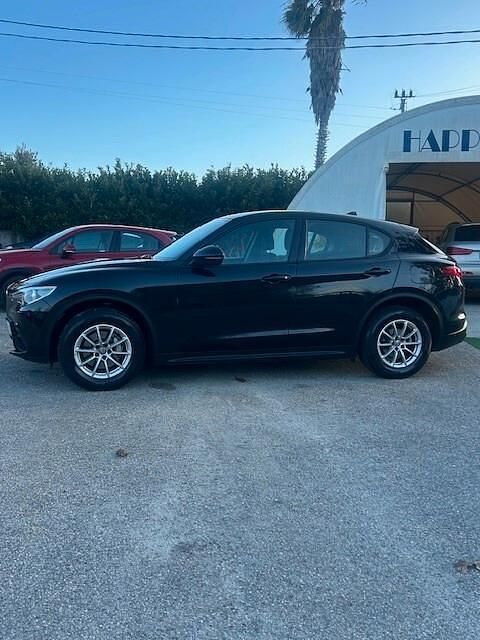 Usata Alfa Romeo Stelvio Executive 190 CV (139 kW) 2019 Nero SUV