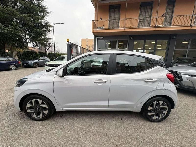 Usata Hyundai i10 67 CV (49 kW) 2024 Grigio scuro Utilitaria