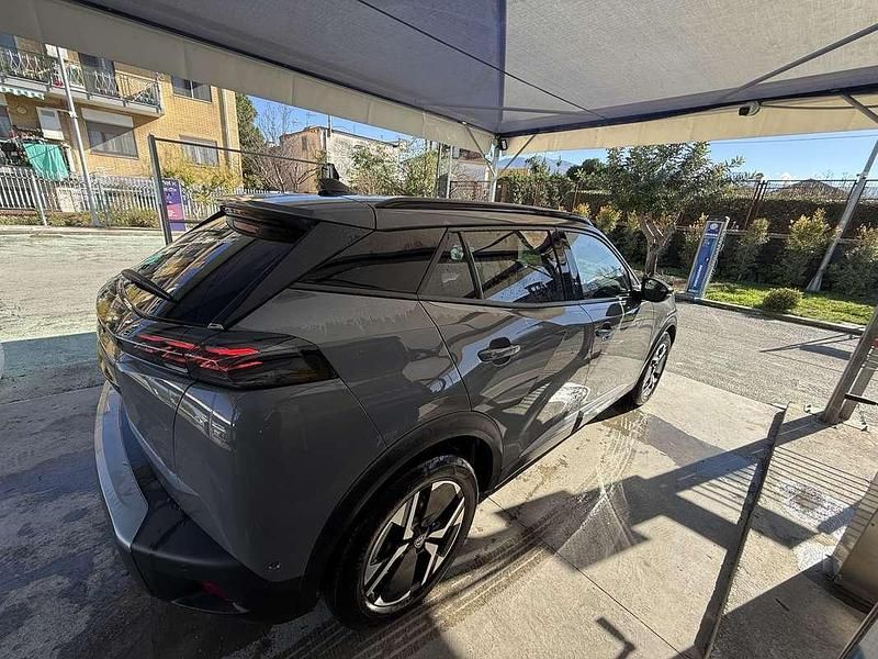 Usata Peugeot 2008 Allure 101 CV (74 kW) 2025 Grigio SUV