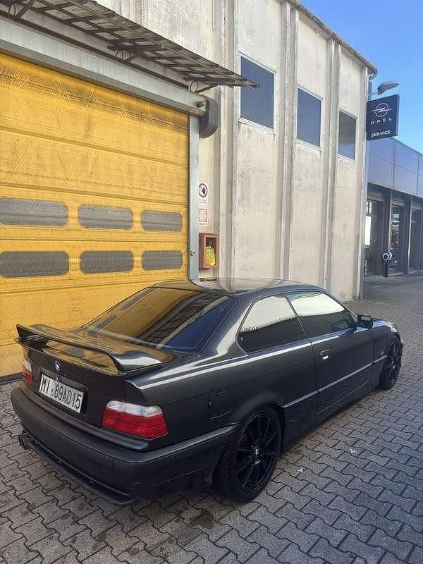 Usata BMW 318 140 CV (102 kW) 1993 Coupé