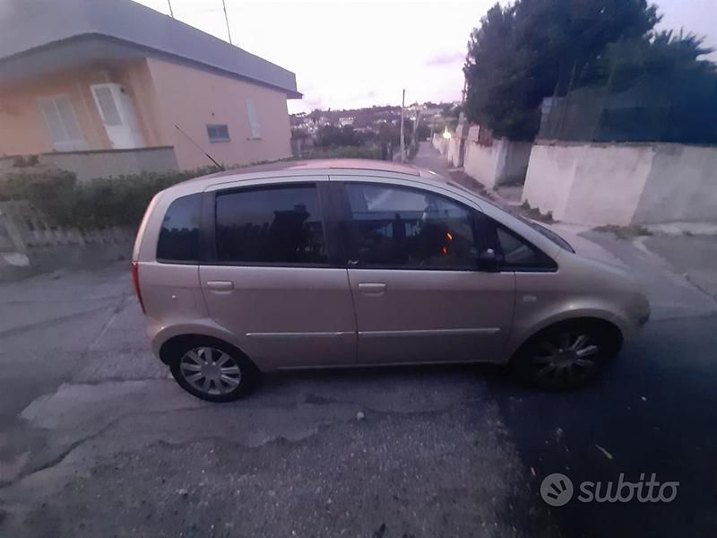 Usata Lancia Musa 101 CV (74 kW) 2004 Monovolume