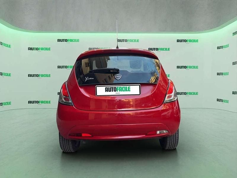 Usata Lancia Ypsilon Silver 69 CV (50 kW) 2017 Rosso Utilitaria