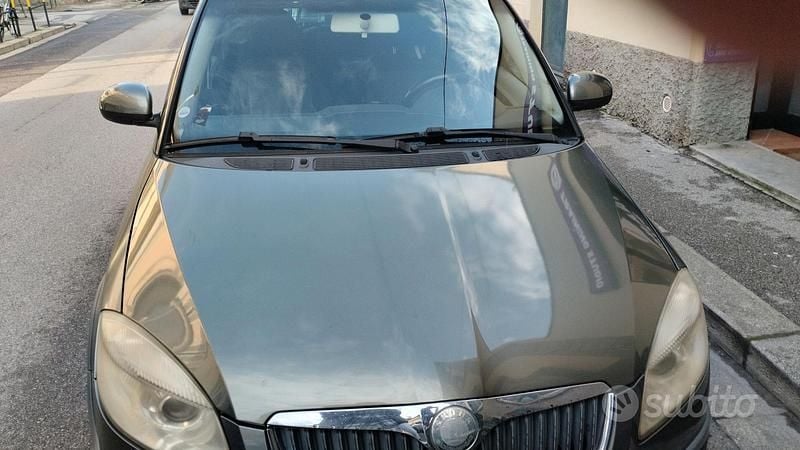 Usata Skoda Roomster Style 2007 Verde Monovolume