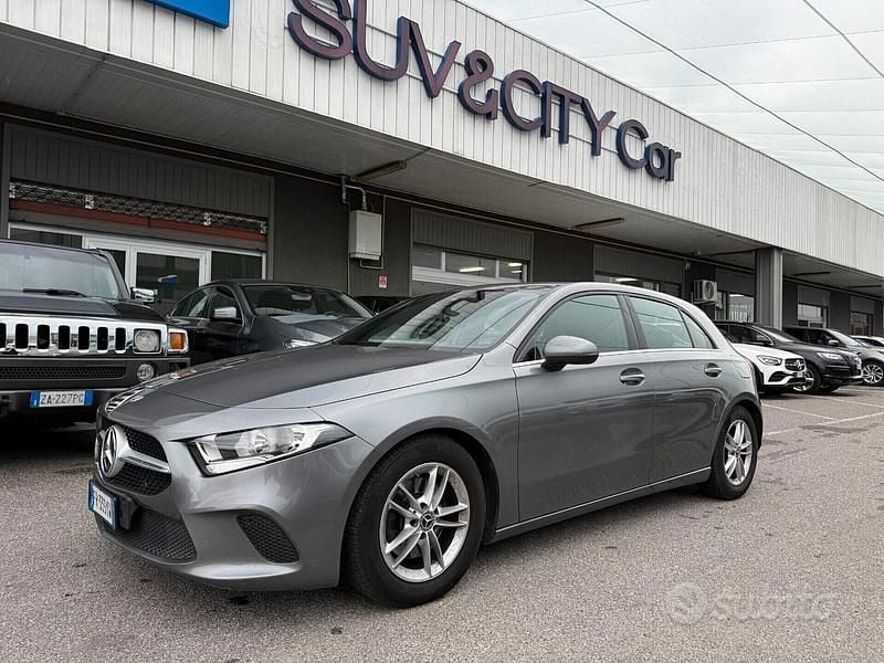 Grigio Usata 2018 Mercedes A200 Berlina | 15.900 € (Super prezzo) - Immagine 1/4