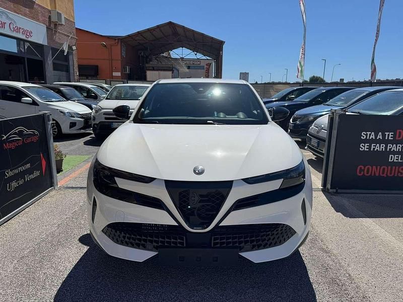 Nuova Alfa Romeo Junior Edizione Speciale 136 CV (100 kW) 2025 Nero SUV