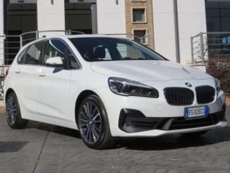 Usata BMW 220 Active Tourer Luxury Line 190 CV (139 kW) 2018 Bianco Monovolume