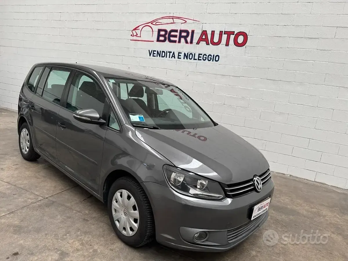 Usata VW Touran 105 CV (77 kW) 2011 Grigio Monovolume