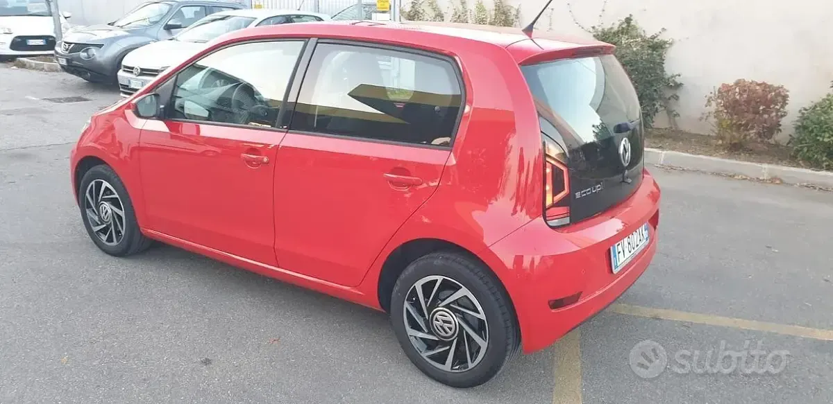 Usata VW up! Move 68 CV (50 kW) 2019 Rosso Utilitaria