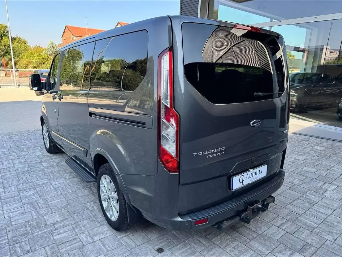 Usata Ford Tourneo Custom Titanium 131 CV (96 kW) 2020 Grigio Furgone