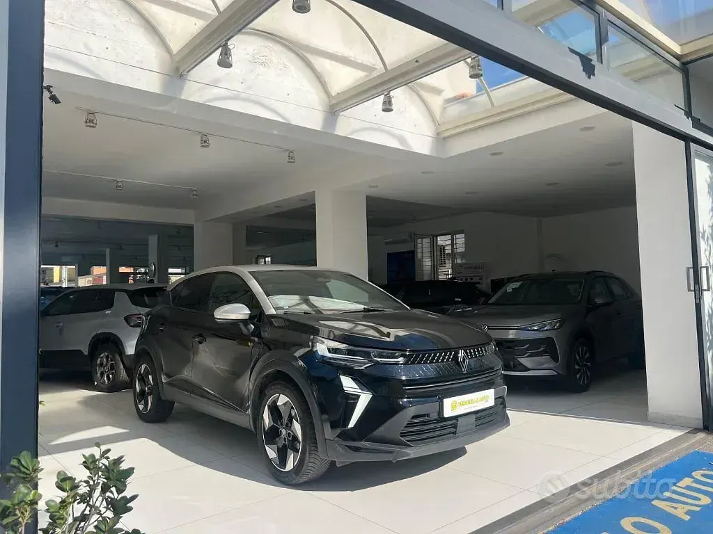 Usata Renault Captur Techno 91 CV (66 kW) 2025 Nero grigio metallizzato SUV