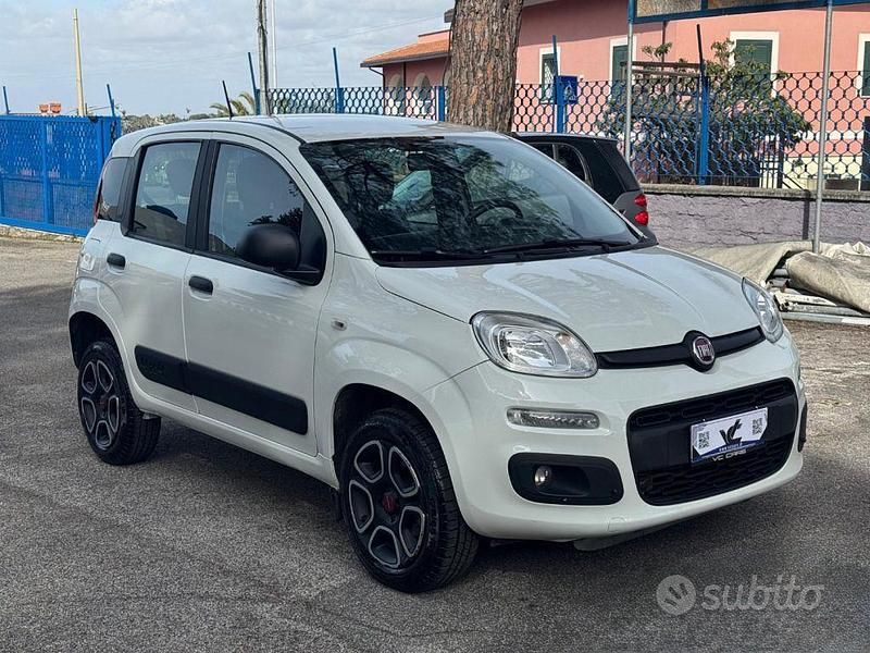 Usata Fiat Panda 4x4 S 86 CV (63 kW) 2022 Bianco Utilitaria