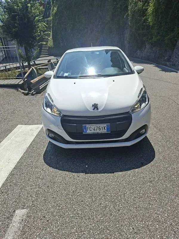 Usata Peugeot 208 Active 82 CV (60 kW) 2016 Utilitaria