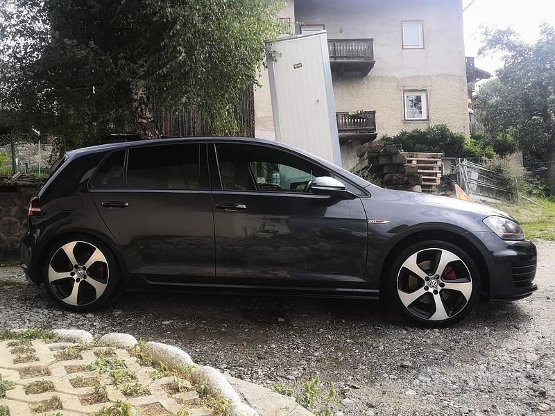 Usata VW Golf GTI 220 CV (161 kW) 2014 Grigio Berlina