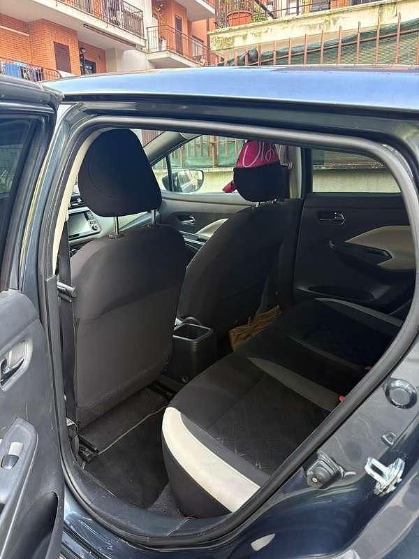 Usata Nissan Micra Acenta 90 CV (66 kW) 2019 Argento Utilitaria