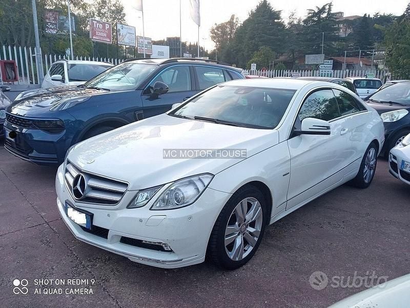 Usata Mercedes E350 231 CV (169 kW) 2010 Bianco Coupé