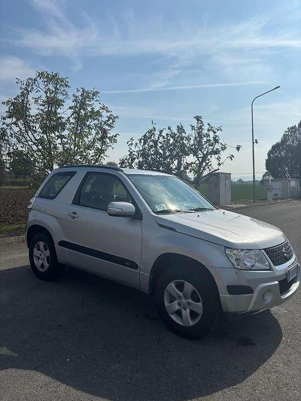 Usata Suzuki Grand Vitara 106 CV (77 kW) 2011 SUV