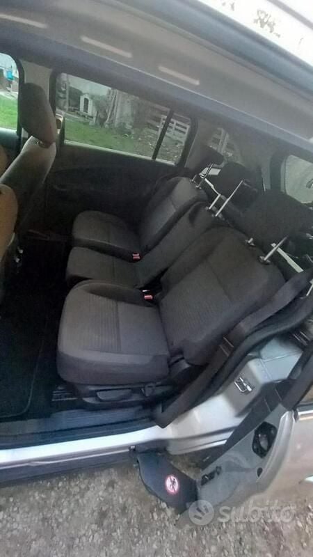 Usata Ford C-MAX 120 CV (88 kW) 2016 Grigio Monovolume