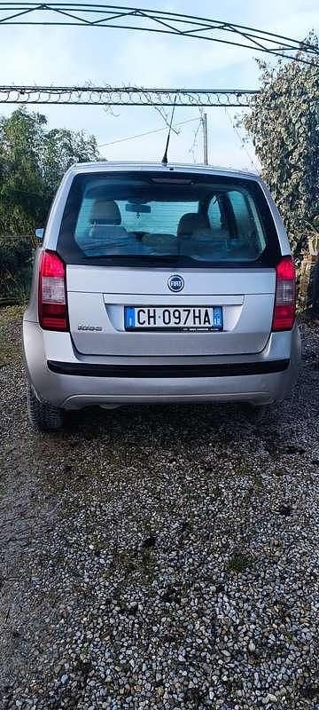 Usata Fiat Idea Active 95 CV (69 kW) 2004 Argento Monovolume