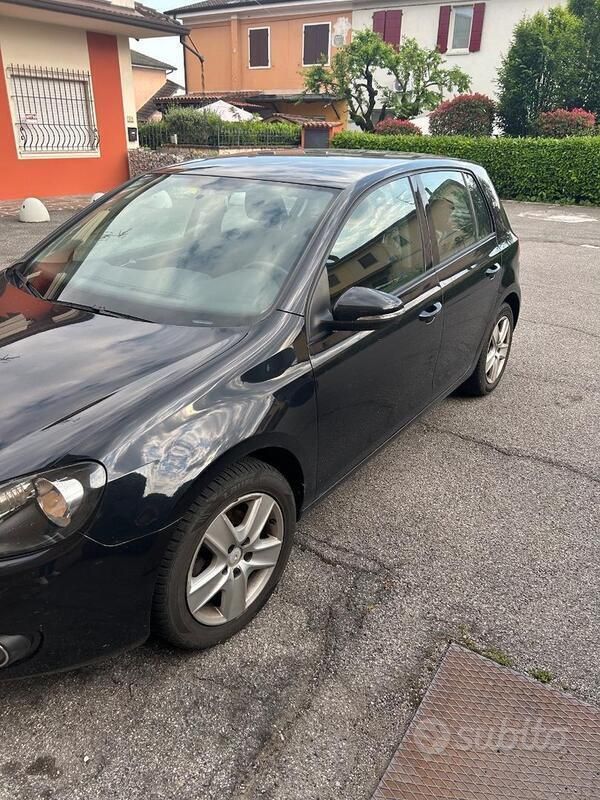 Usata VW Golf VI 105 CV (77 kW) 2010 Nero Utilitaria