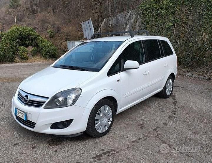 Usata Opel Zafira 150 CV (110 kW) 2011 Bianco Monovolume