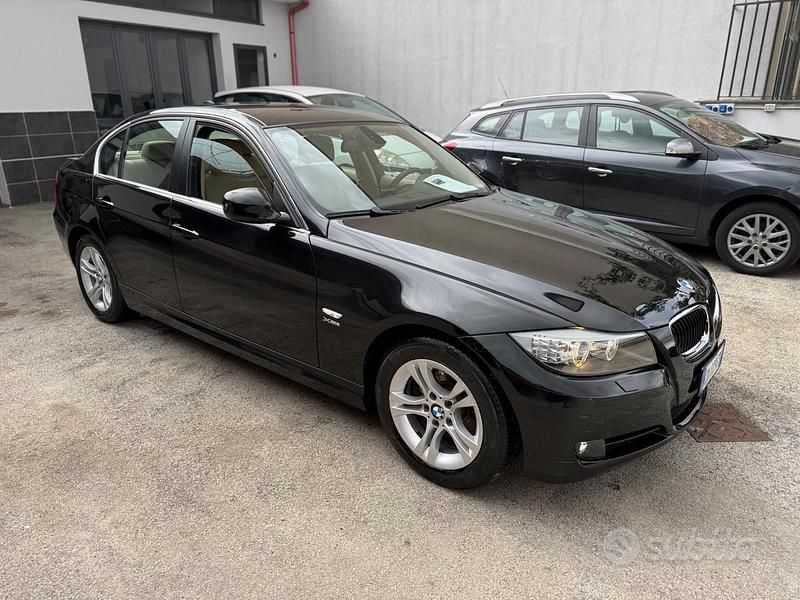 Usata BMW 320 176 CV (129 kW) 2009 Marrone Berlina
