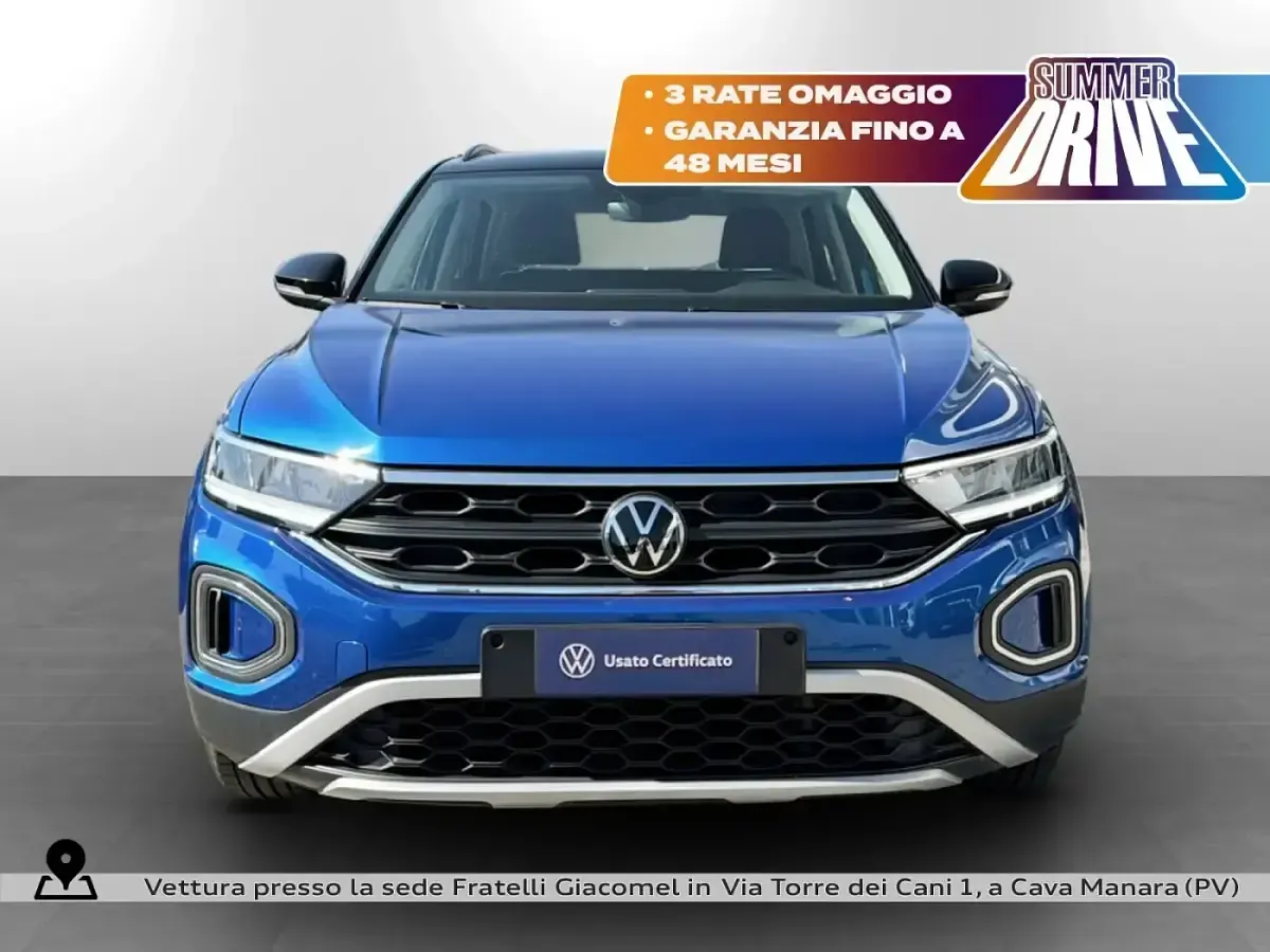 Usata VW T-Roc Life 116 CV (85 kW) 2023 Ravenna blue metallizzato nero SUV