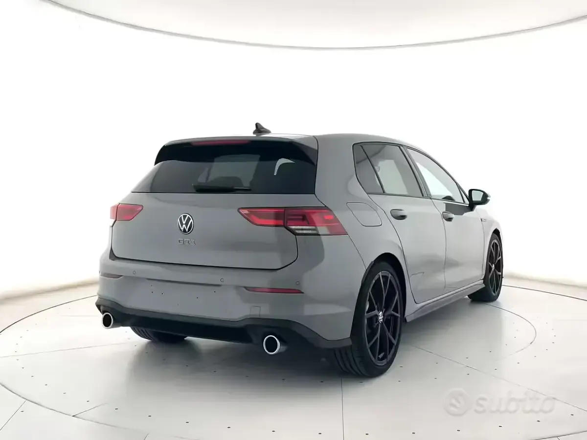 Usata VW Golf VIII GTI 245 CV (180 kW) 2023 Grigio Berlina
